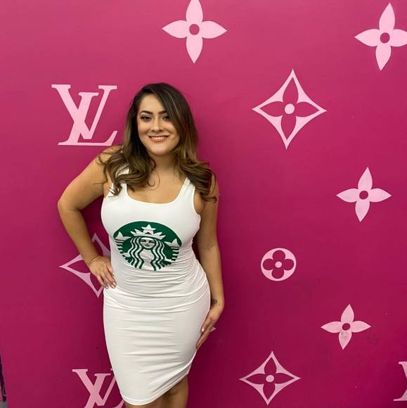 Meet your Posher, Danielle - Picture 1 of 1